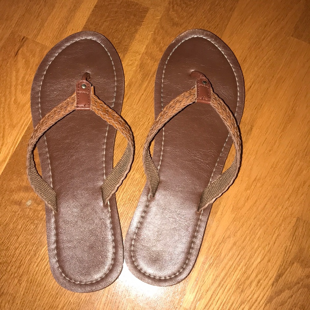 Brown flip flops, comfortable,only been worn a few